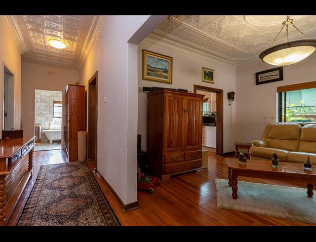 3 BEDROOM FREEHOLD FOR SALE IN KENSINGTON